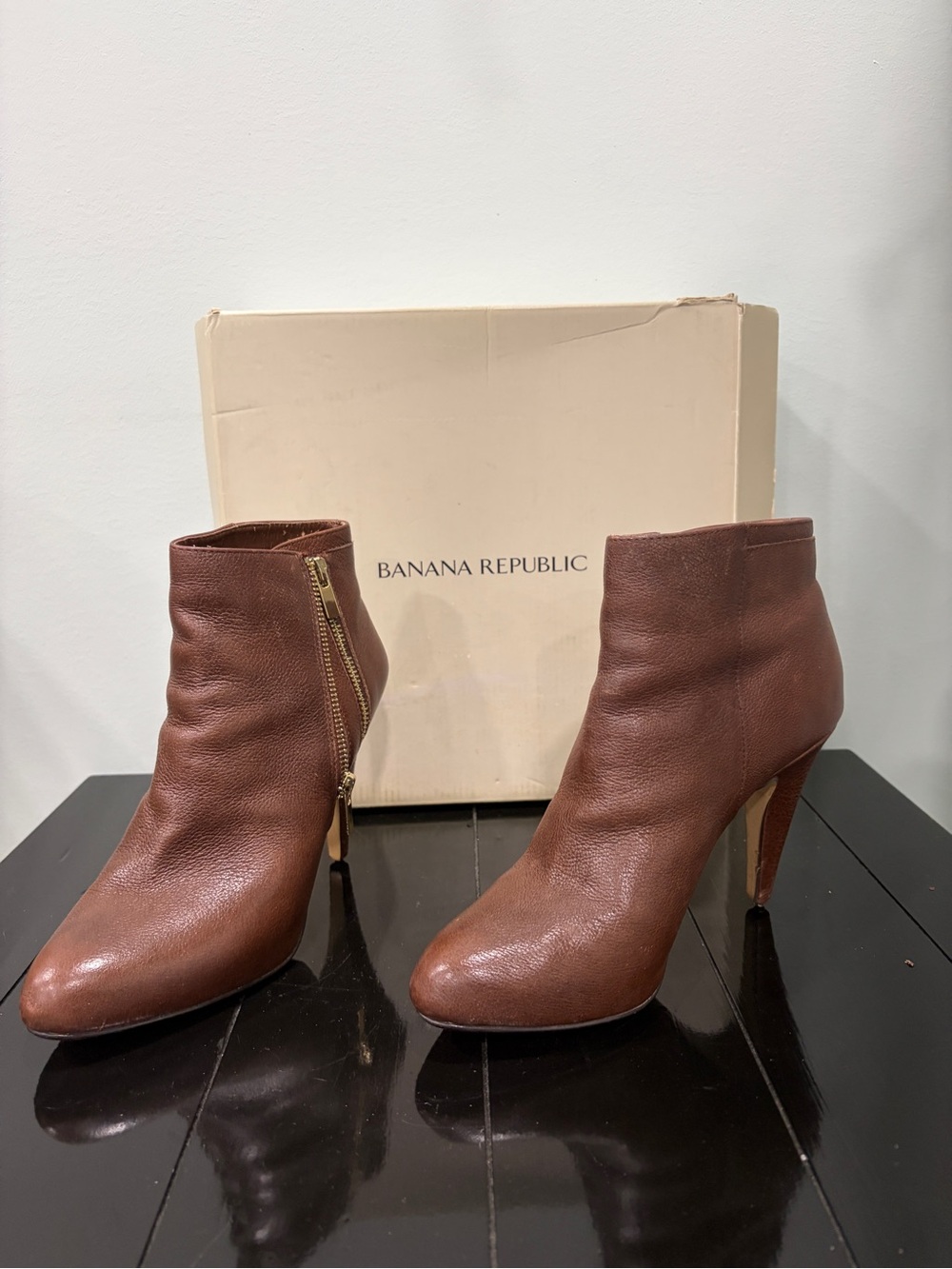 Banana Republic Chestnut Brown Leather Pointed-Toe High-Heel Ankle Booties